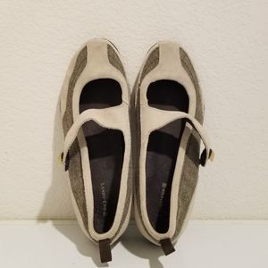Lands End Mary Jane Trekker Field Khaki Ladies Shoes Women Comfort Shoes Size 8B